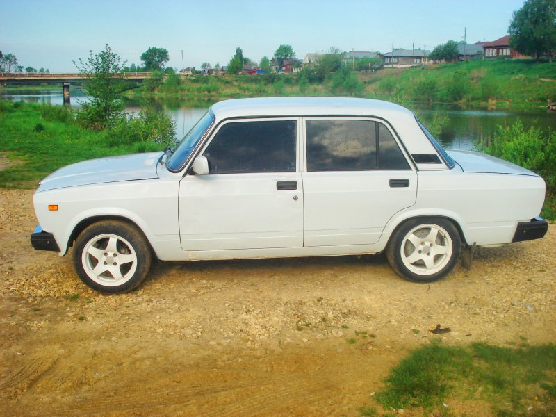 ВАЗ 2107 r17