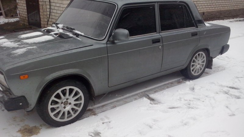 ВАЗ 2107 r13