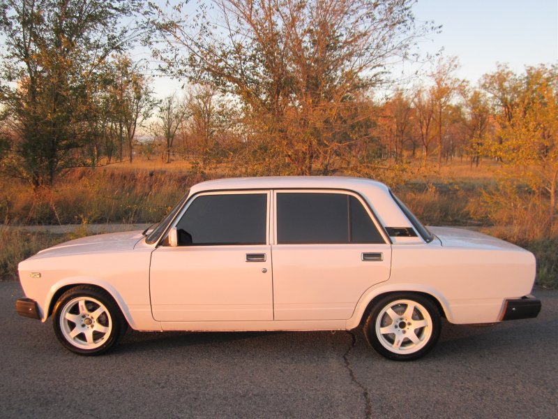 ВАЗ 2107 r20