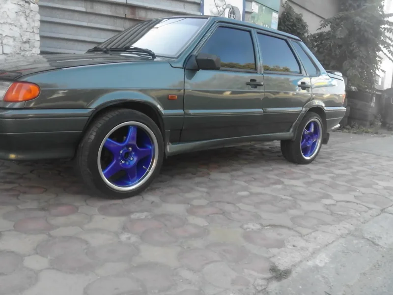 ВАЗ 2115 черная r16
