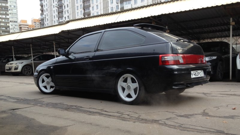 ВАЗ 2112 черная r 16