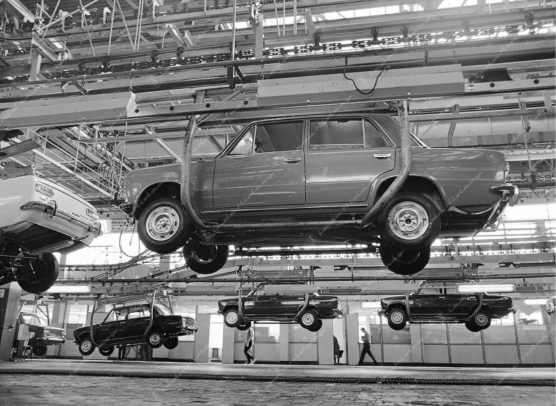 Волжский автомобильный завод в Тольятти 1966