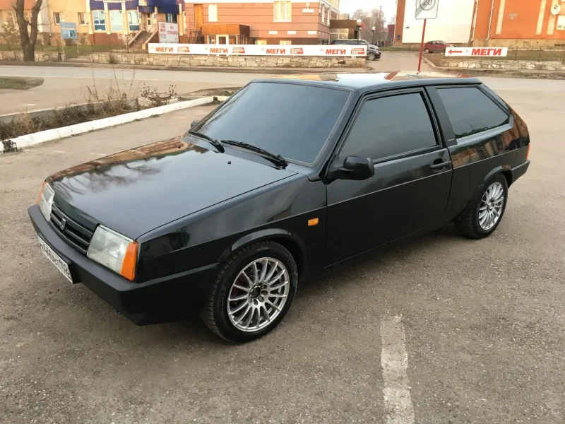 ВАЗ 2108 черная тонированная