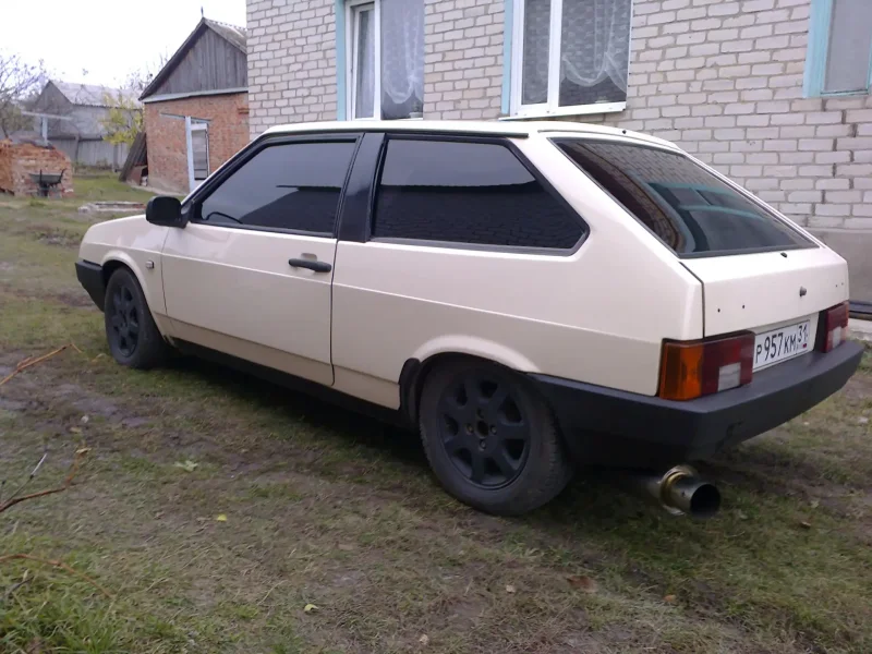 ВАЗ 2109 черная зима