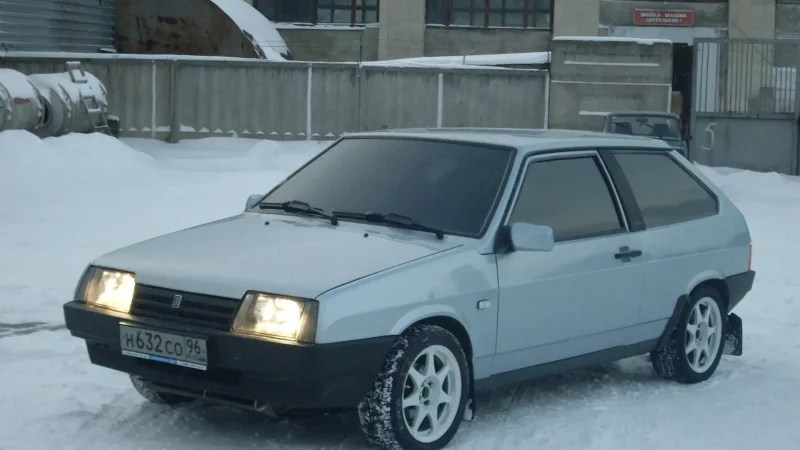 ВАЗ 2108 серебристая