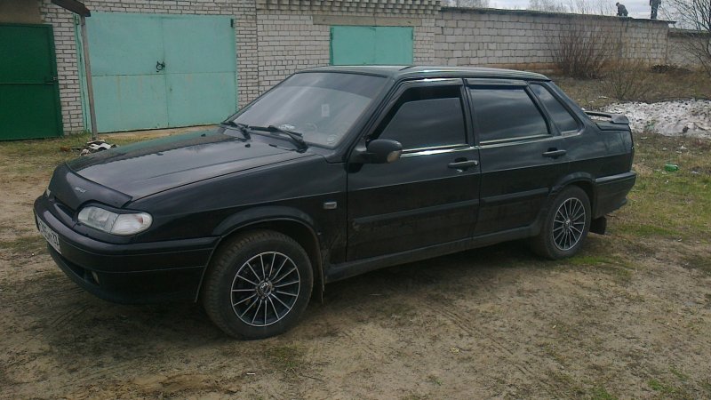 ВАЗ 2115 С боку чёрная