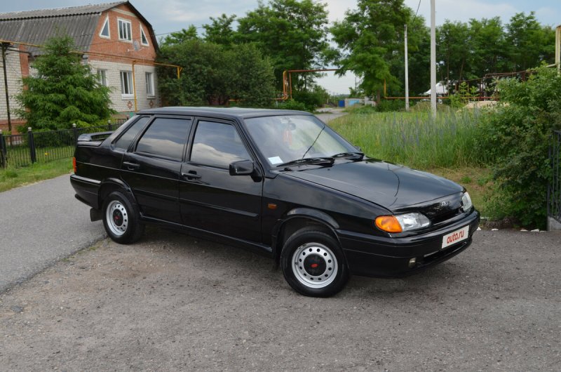 Черная Лада ВАЗ 2115