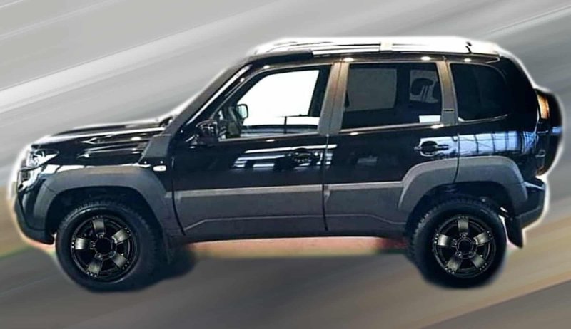 Лада Нива Тревел черная