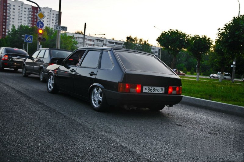 ВАЗ 2109 черная r15
