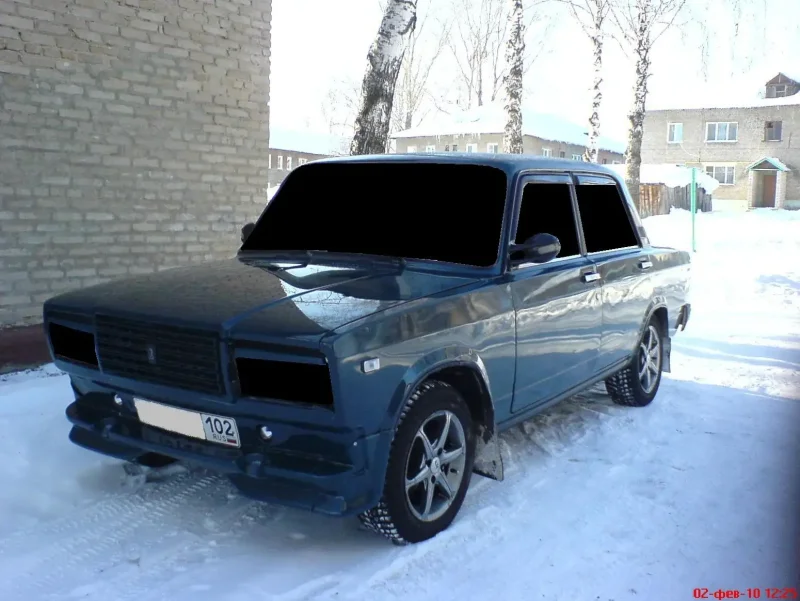 ВАЗ 2107 чёрная тонированная