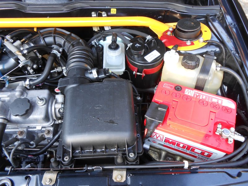 Моторный отсек ВАЗ 2115