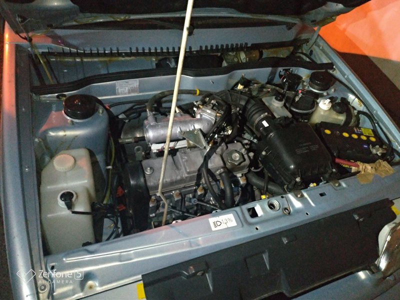 Моторный отсек ВАЗ 2115