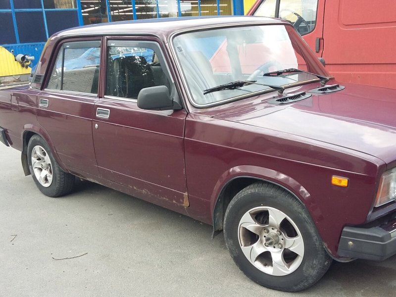 ВАЗ 2107 на 13 арбузах