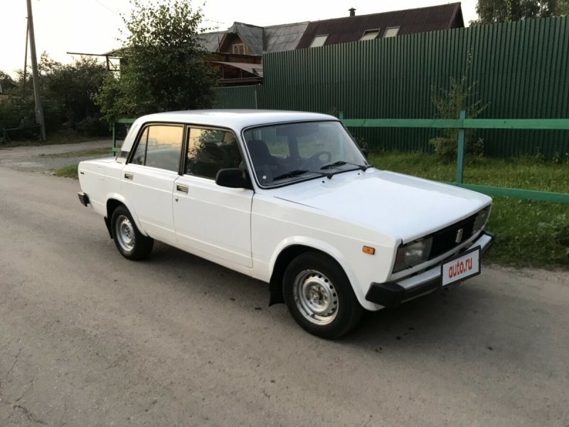 ВАЗ 2105 1999 белый