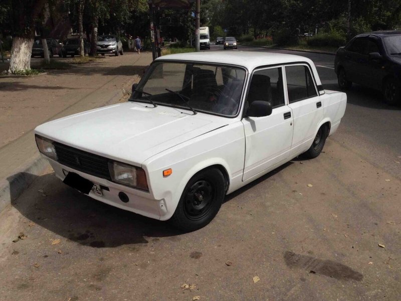 ВАЗ 2105 белая