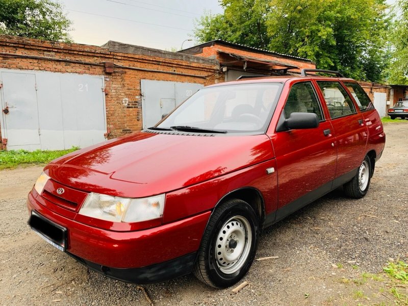 Lada 2111 универсал красный