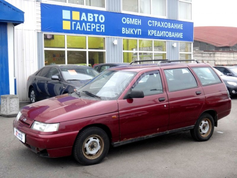 ВАЗ 2111 красная