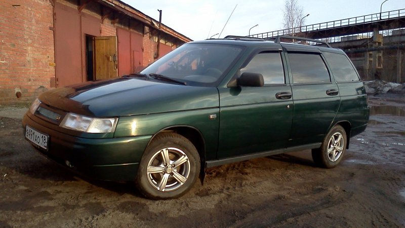 ВАЗ 2111 зеленая