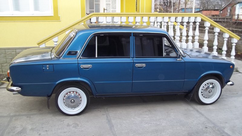 ВАЗ 2101 синяя на литье
