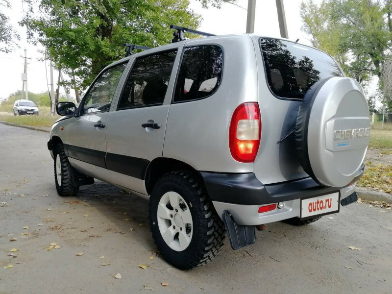 Нива 21230