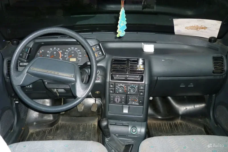 ВАЗ 2110 2006 салон