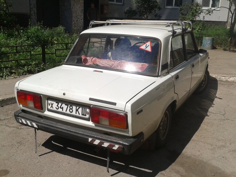 Lada 2107 сзади