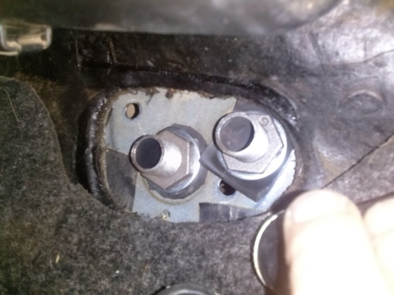 Штуцер на печку ВАЗ 2114