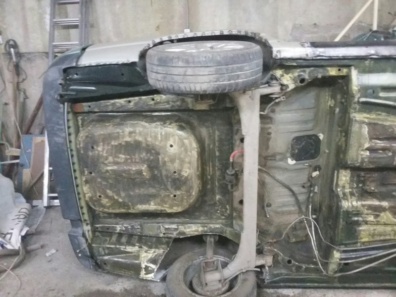 Киа Рио 2 снизу под защитой
