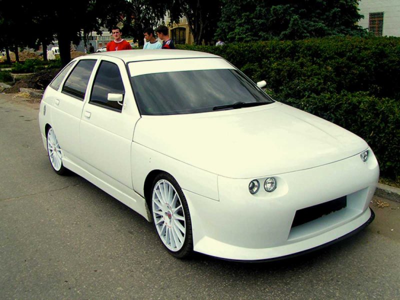 Тюнингованная ВАЗ 2112