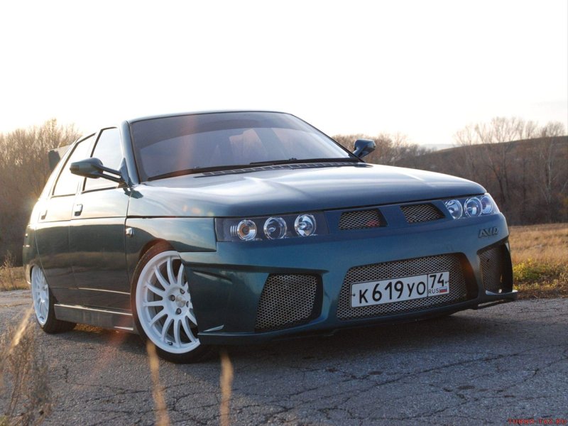 Тюнингованная ВАЗ 2112