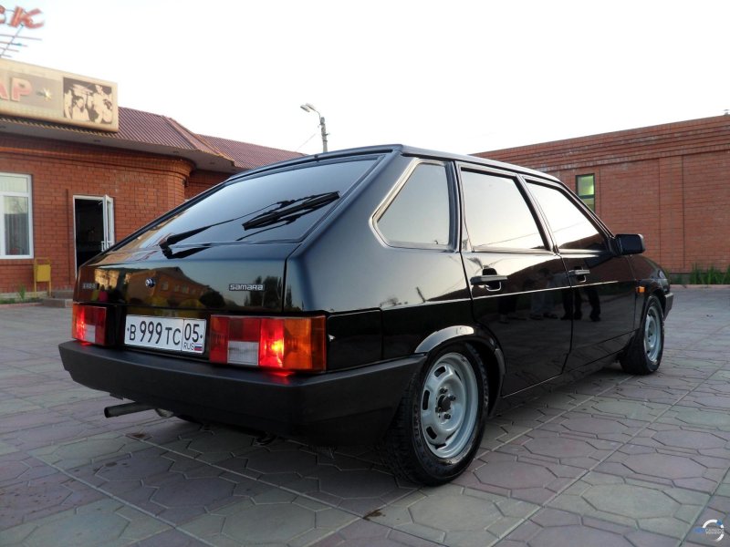 ВАЗ 2109 черная
