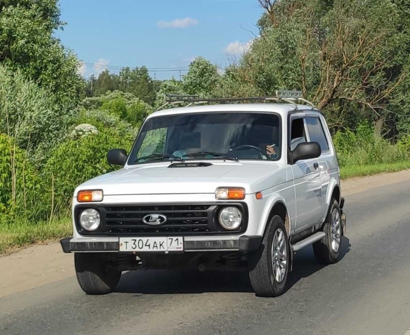 Нива Legend 21214