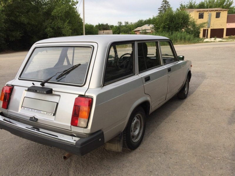 Лада 2104 белая