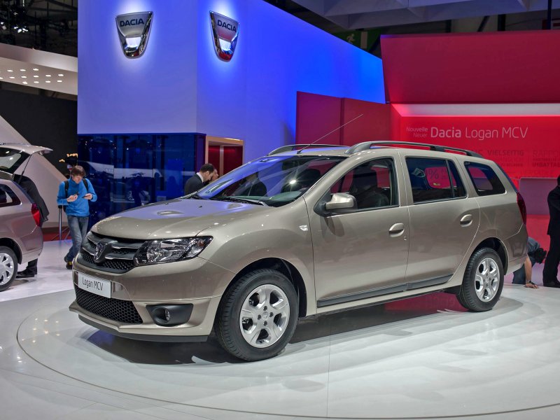Семиместные Dacia Logan