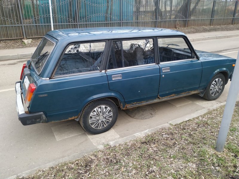 ВАЗ 2104 белый сбоку