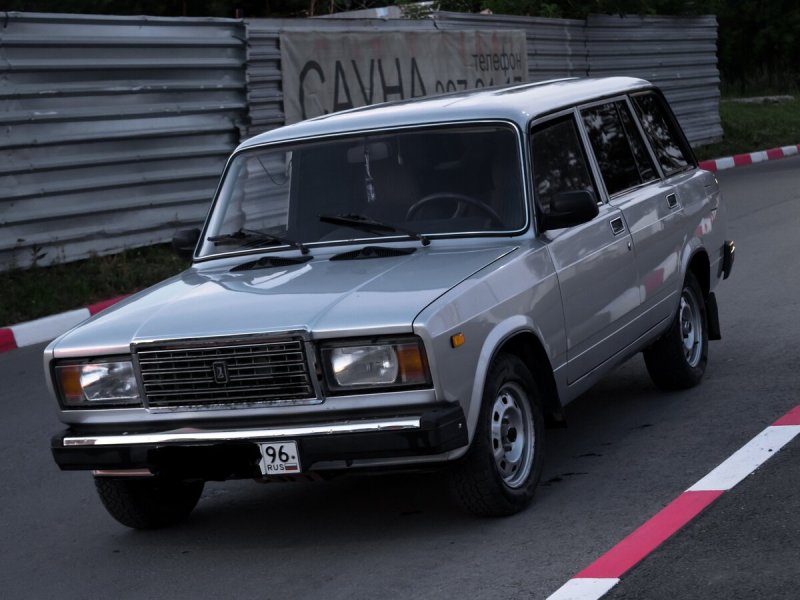 Лада ВАЗ 2104 белый