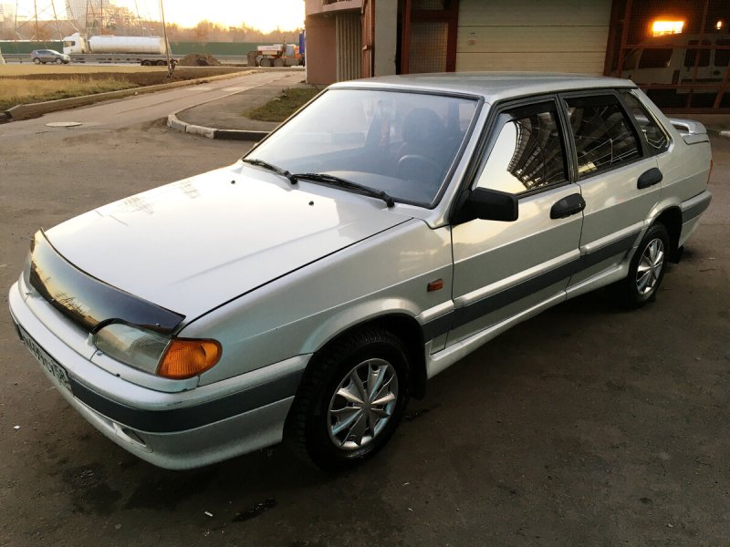ВАЗ 2115 серебристый металлик 2004