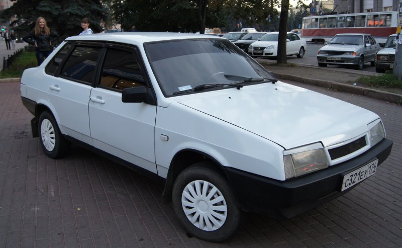 ВАЗ 21099 белая новая