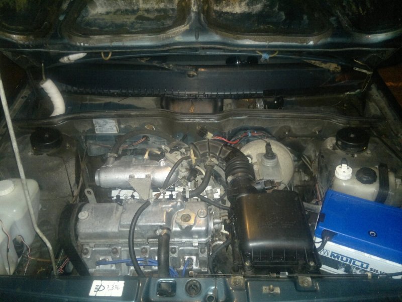 Подкапотка ВАЗ 2112