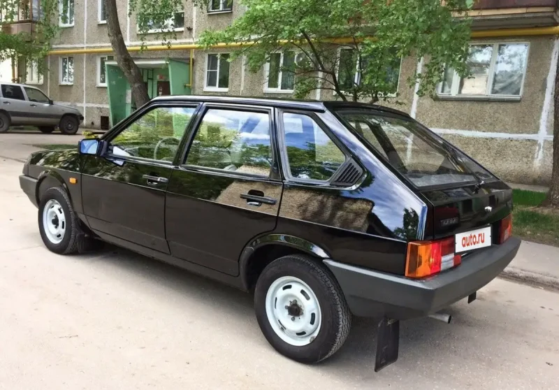 Лада ВАЗ 2109 черная