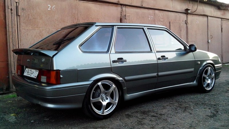 ВАЗ 2114 черная r15