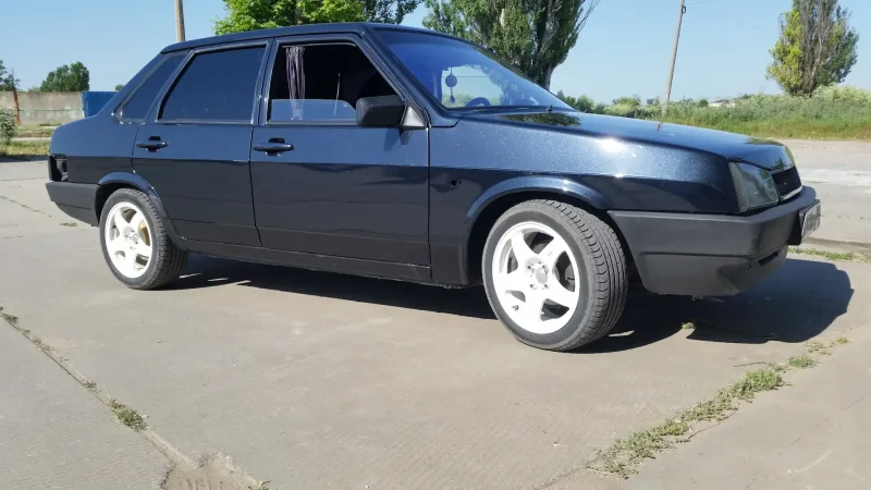 Лада 21099 черная
