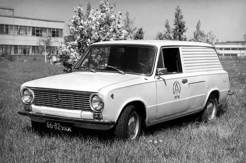 Лада 2103 универсал