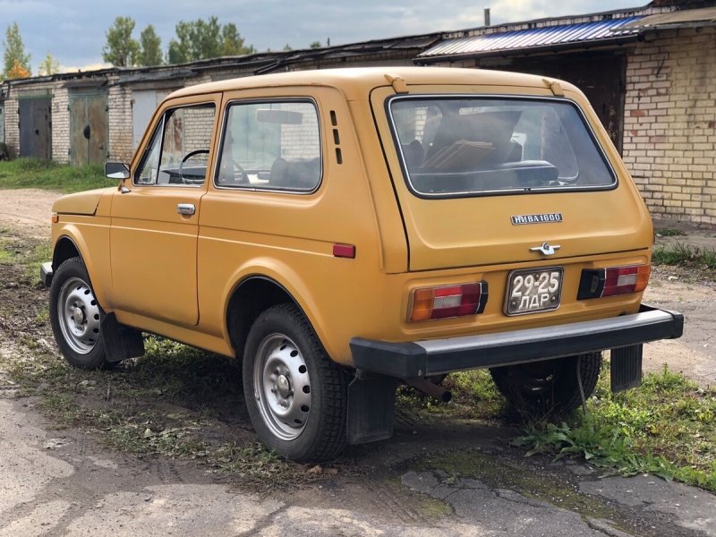 ВАЗ 2121 седан