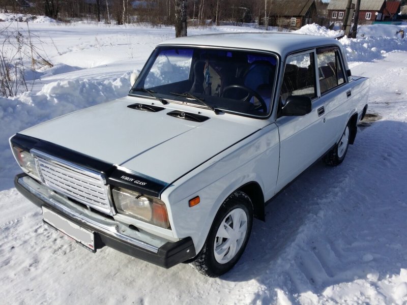 ВАЗ 2107 2007 год белый