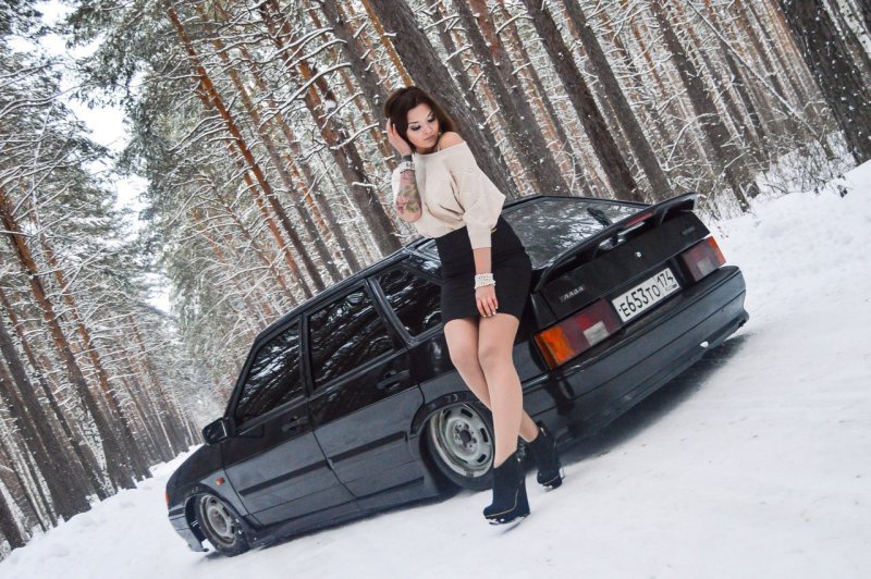 Девушка на четырке