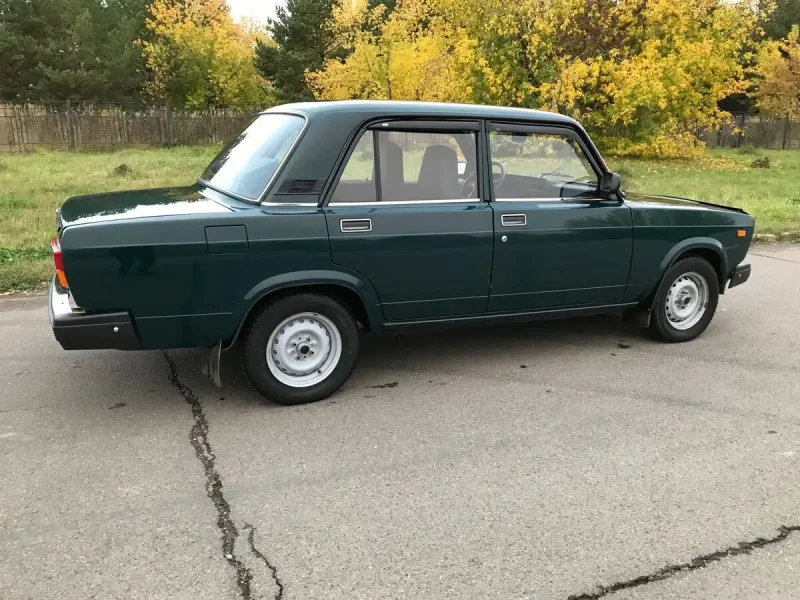 ВАЗ 2107 красная тонированная
