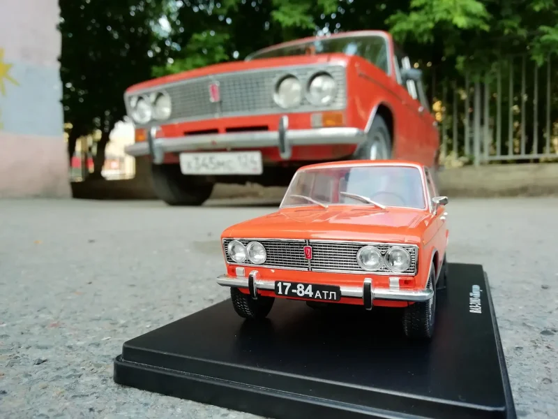 Модель ВАЗ 2103 В масштабе 1/24