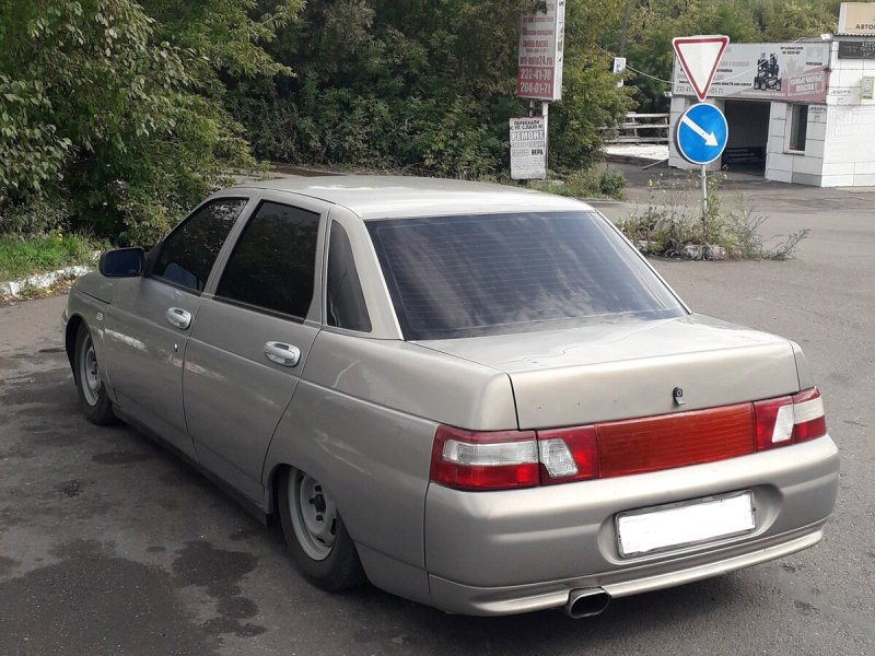 Зад ВАЗ 2110 черная