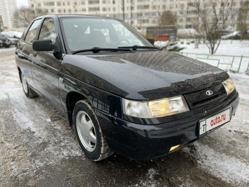 ВАЗ 2112 Снежная Королева с черной крышей